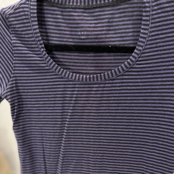 Lululemon T-Shirt | Very Soft | Size 4 | Purple/Black | Striped | Great Quality - Picture 3 of 4